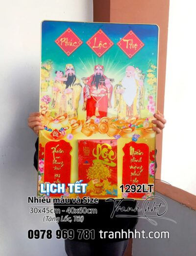 Tranh Lịch Tết Tài Lộc 3 ông Phúc Lộc Thọ, Đốc Lịch Tết Bính Ngọ, Lịch tráng gương Laminate treo tường - Lịch gỗ tráng gương 2026 treo tường 1292LT
