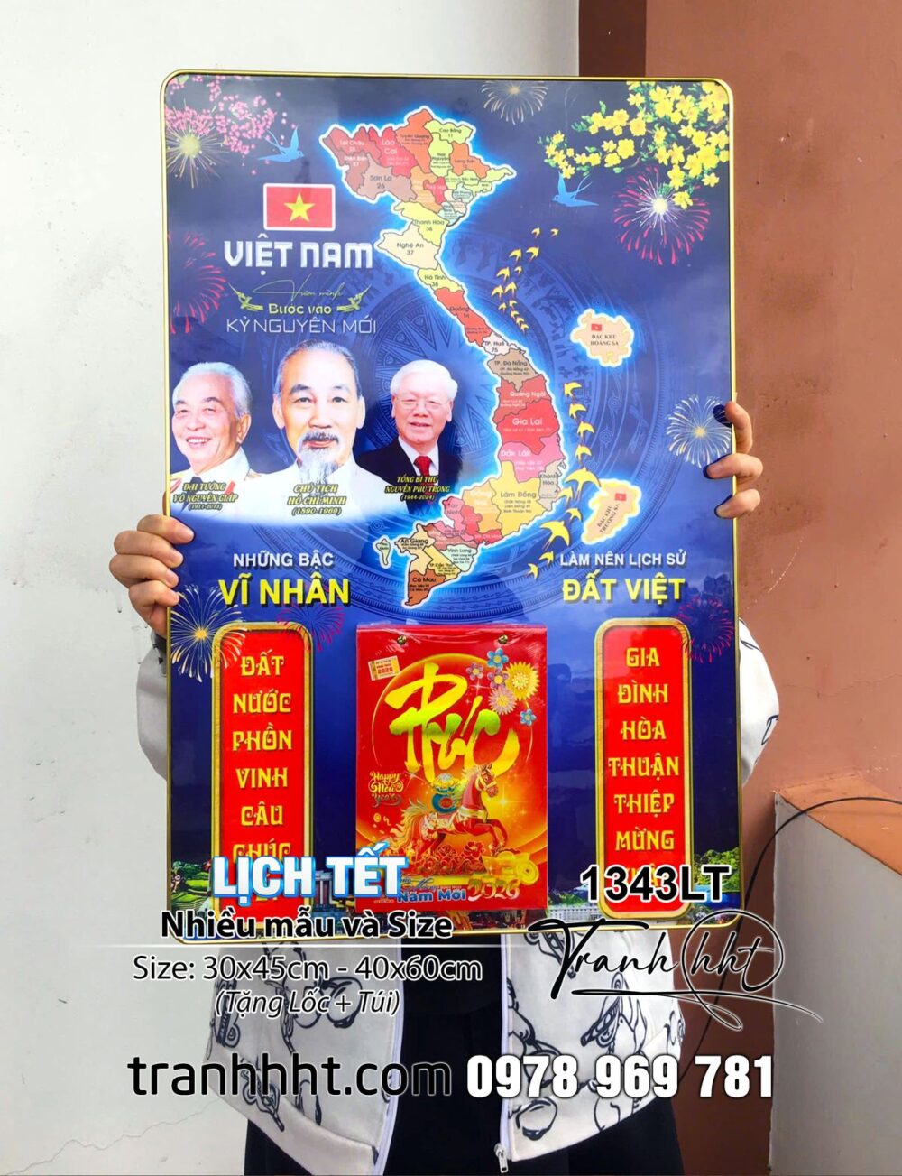 Khung tranh Lịch bản đồ việt nam, Lịch Tết bản đồ 34 tỉnh, bản đồ Việt Nam, bác Hồ, bác Giáp, bác Trọng kính yêu, Lịch Tết 2026, Đốc Lịch Tết, Lịch bloc - Lịch gỗ tráng gương bác Hồ 2026 1343LT